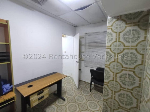 Casa Comercial En Venta En Los Rosales
