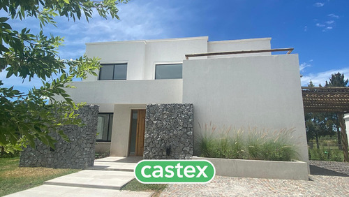 Espectacular Casa En Venta En El Naudir