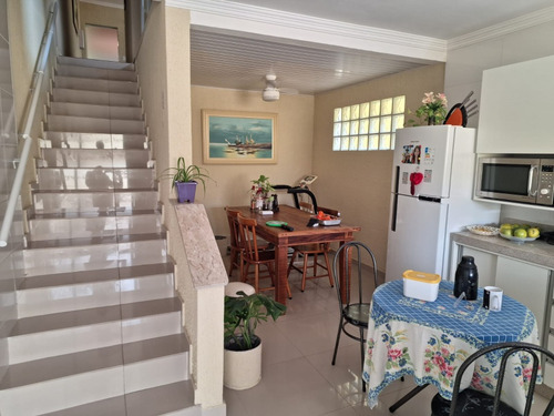 Casa 2 Dormitórios Sendo 1 Suite