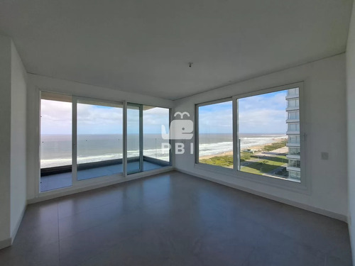 Venta Residencia De Alta Gama 4 Dormitorios En Suite Punta Del Este - Le Parc Iii - Ref : Pbi13701