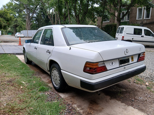 Mercedes-Benz 230 2.3 E