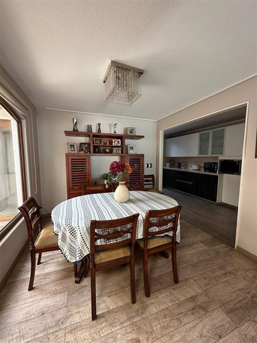 Casa Completamente Remodelada, Inmejorable Ubicación