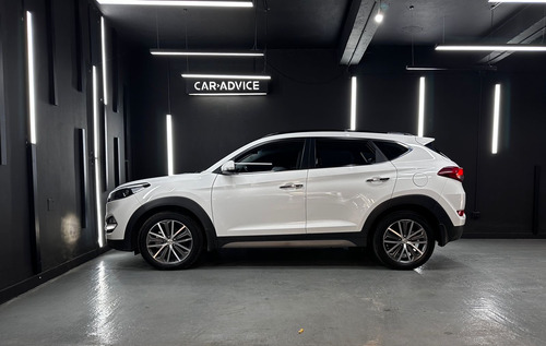 Hyundai Tucson 2.0 4X4 PREMIUM AT L16