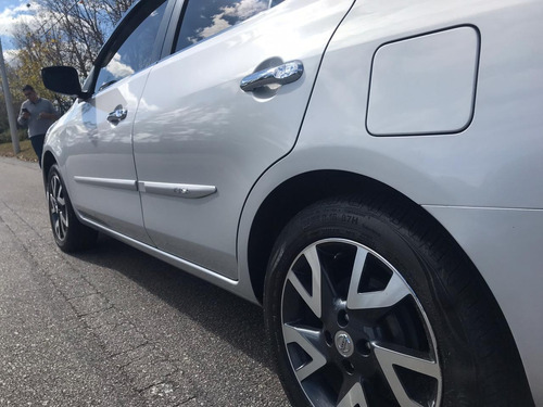 Nissan Versa 2016 1.6 16v Sl Unique 4p