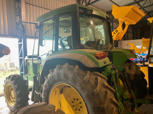 Imagen 3 de 7 de Tractor Agrícola John Deere 6200