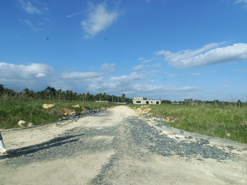 Terrenos 225 Mts2 Comerciales En Av. Ramon Matias Mella.