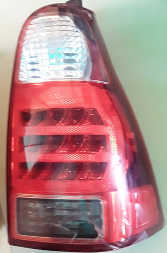 Faro Stop Toyota Runner 06/08 *(golpeado)* Derecho 