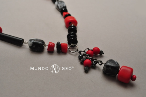 Imagen 2 de 2 de Collar Con Coral, Jaspe Y Hematita