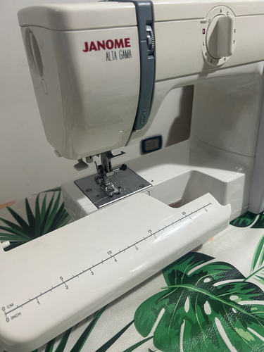 Máquina De Coser Janome Alta Gama 423s Portable Blanco (Usado)