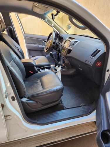 Toyota Hilux 3.0 Cd Srv Cuero 171cv 4x4