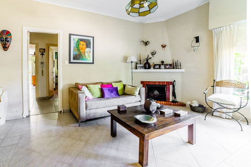 Casa En Venta 4 Amb Cochera Y Jardin Haedo Sur