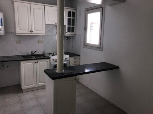 Imagen 7 de 11 de Departamento En Alquiler 2 Amb De 75 Mts2 Sin Cochera - Plaza Mitre