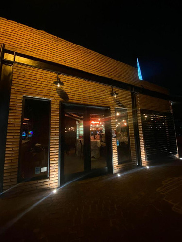 Traspaso Restaurante Bar Todo Acondicionado Con Lic. Alcohol