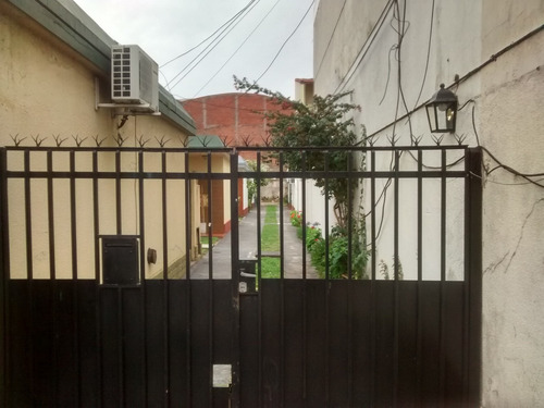 Imagen 2 de 12 de T/casa 3 Ambientes Con Patio Y Garaje Con Baulera