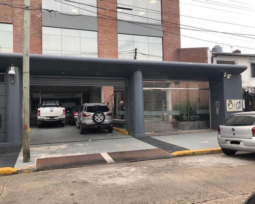 Edificio En Block - 51 Cocheras- Categoria- Olivos