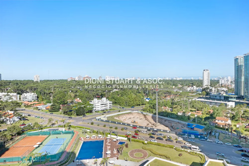 Apartamento En Venta En Playa Mansa De 3 Dormitorios + Dependencia - Torre Jefferson - Complejo Lincoln Center