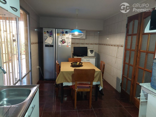 Casa En Venta De 4 Dormitorios, 2 Baños Y 2 Estac En Copiapó