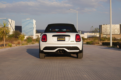 Mini Cooper Convertible 1.5 Iconic At