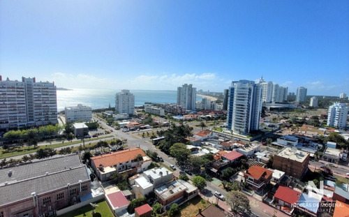 En Venta Departamento En Parquemar Center Con Panorama Al Mar.