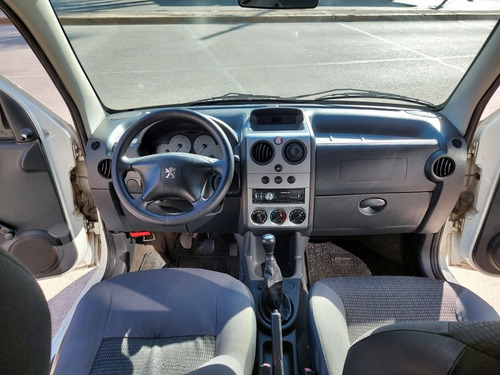 Imagen 11 de 14 de Peugeot Partner 2016 1.6 Hdi Furgon Confort 5as