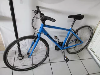 Bicicleta Urbana Trek 7.2 Fx  24v Freno V-brakes Color Azul