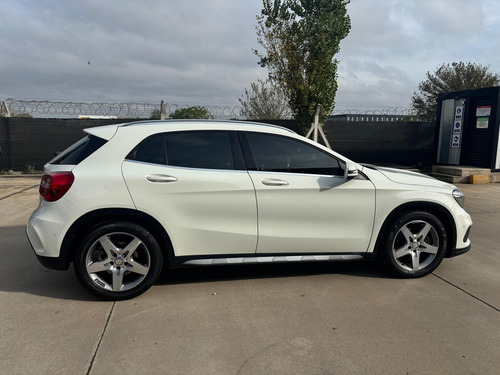Mercedes-Benz Clase GLA 1.6 Gla250 Amg-line 211cv