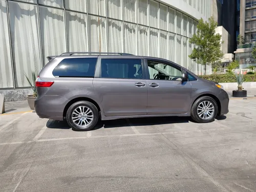 Toyota Sienna 3.5 Xle At