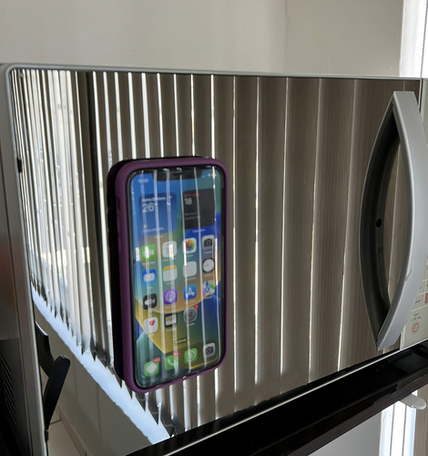Soporte de silicona para teléfono celular con ventosa para una superficie lisa de color rosa