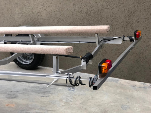 Trailer Porta Lancha Tracker / Semirrigido / Bote