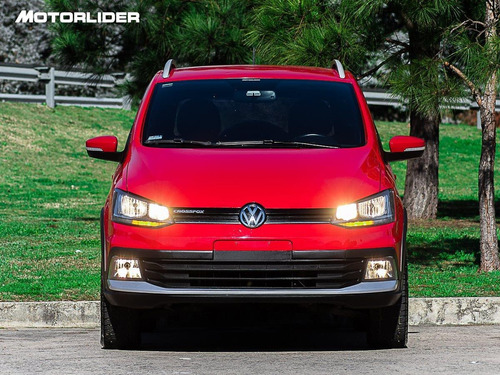 Imagen 8 de 25 de Volkswagen Crossfox Highline Extra Full | Permuta / Financia