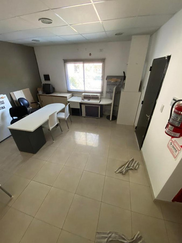 Alquiler. Apto Profes. 10 Oficinas O Habitaciones. Moderno