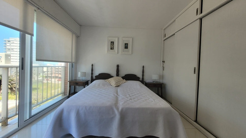 Imagen 13 de 28 de Excelente Departamento . Dos Ambientes, En Peninsula. Punta Del Este. Esquina Gorlero Y 21. La Pagina No Me Permite Poner La Direccion Exacta En Ubicacion.
