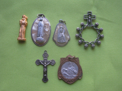 Medallas, Dijes Y Crucifijos Antiguos