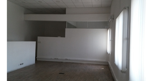 Excelente Oficina Metro Moneda 210m2