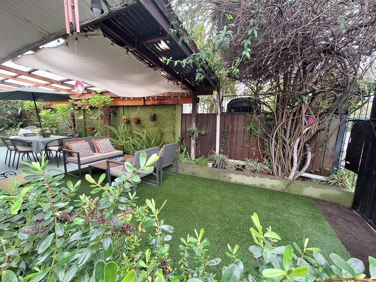 Imagen 4 de 7 de Casa Vitacura Gran Potencial Y Amplio Patio