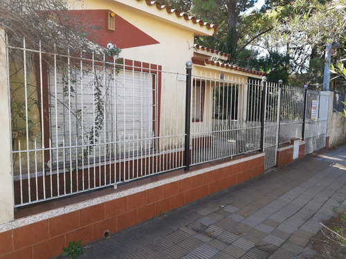 Imagen 5 de 13 de Chalet En Lote Propio + Lote En Esquina Av. 58 Y 4 - Mar Del Tuyu