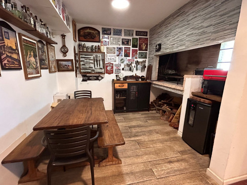 Casa Padron Unico Prox.wtc-shopping. 4-5 Dorm. 4 Baños. Cochera X 2. Estufa Leña Y Parrillero.