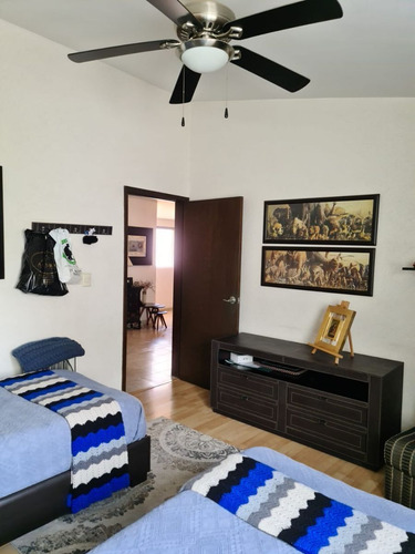 Se Vende Residencia En Carretas, Super Cétrica, De Super Lujo !!