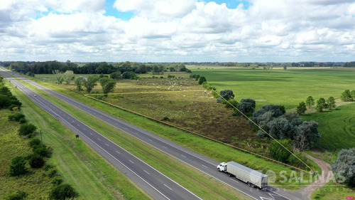 Terreno Sobre Ruta 8 En Parada Robles