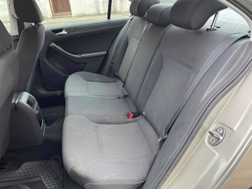 Imagen 7 de 11 de Volkswagen Jetta 2013 2.5 Style Active Mt