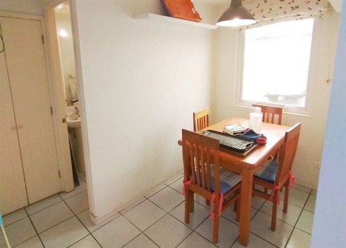 Casa En Venta De 4 Dorm. En Peñalolén
