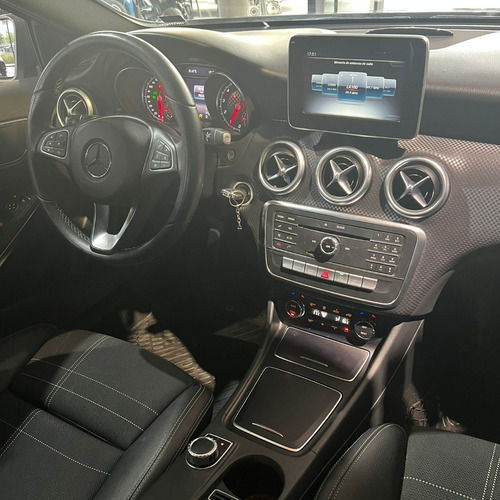 Imagen 12 de 17 de Mercedes-benz Clase A 1.6 A200 Urban 156cv
