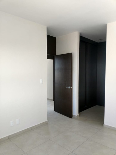 Imagen 6 de 14 de Rento Departamento En Parque Industrial San Martin Obispo