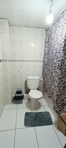 Casa En Venta De 5 Dorm. En Quilicura