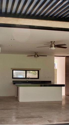Imagen 8 de 30 de Townhouse En Renta En Privada Návita, Sta. Gertrudis Copó. 2