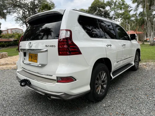 Lexus GX Árabe