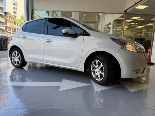 Peugeot 208 1.5 Allure Touchscreen