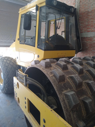 Imagen 3 de 14 de Vibrocompactador Pata De Cabra Bomag Bw 211 D-40