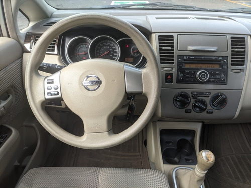 Imagen 9 de 15 de Nissan Tiida 2011 Emotion Tm