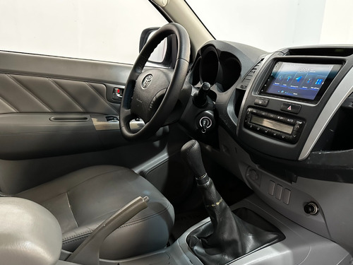 Imagen 14 de 19 de Toyota Hilux 3.0 Cd Srv Cuero 171cv 4x2 4x4 Srx Sr Amarok Dx
